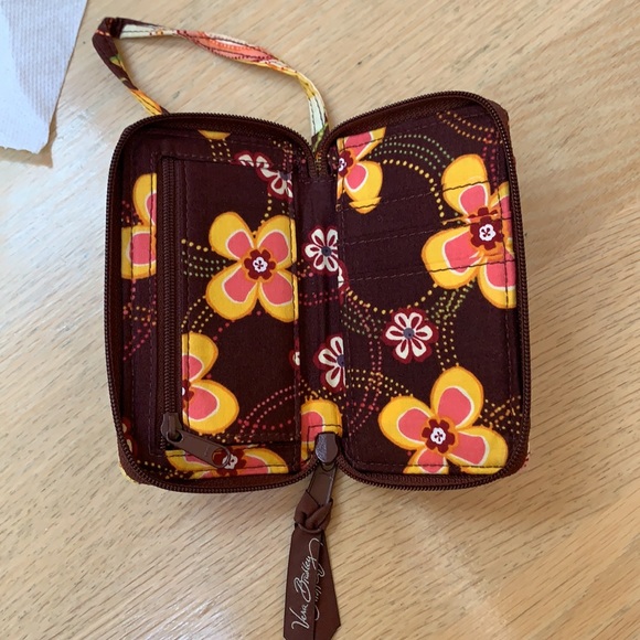 Vera Bradley wristlet - Picture 3 of 4